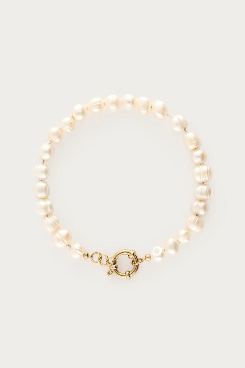 Armband mit Naturperlen und Verschluss