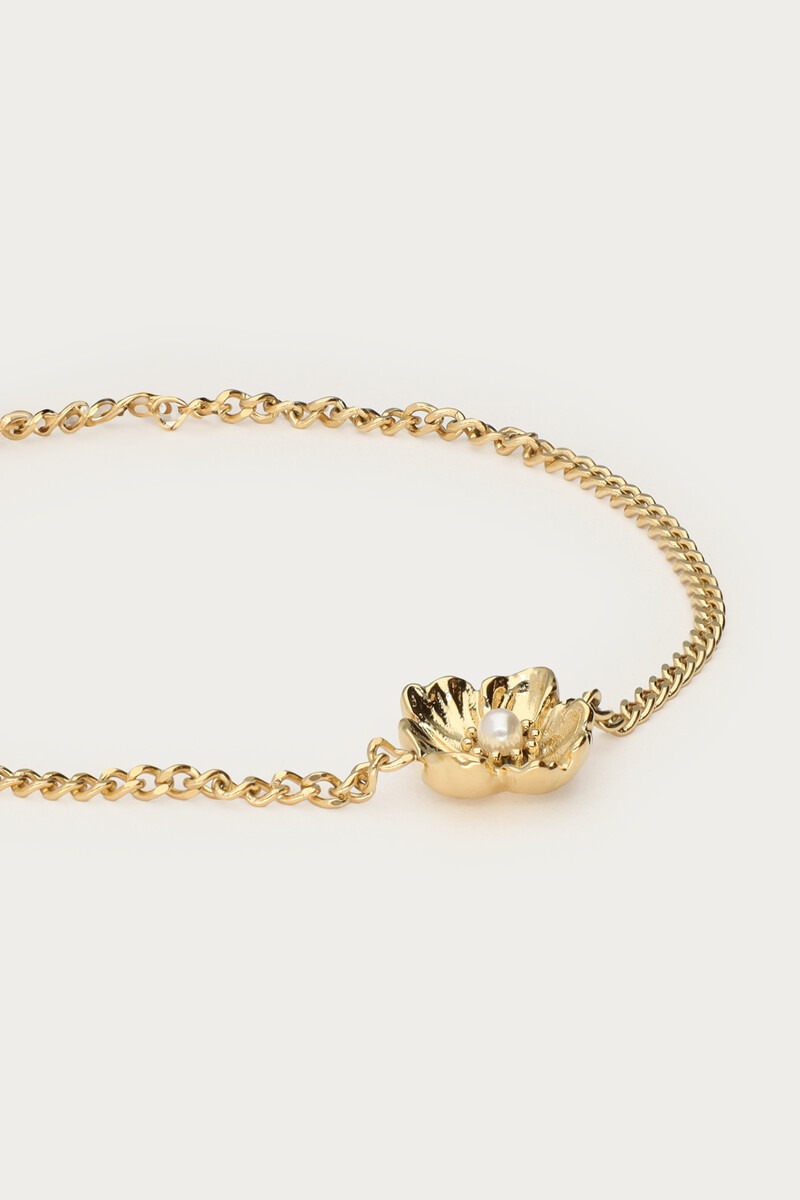 Bracelet with ranunculus flower and faux pearl | My Jewellery