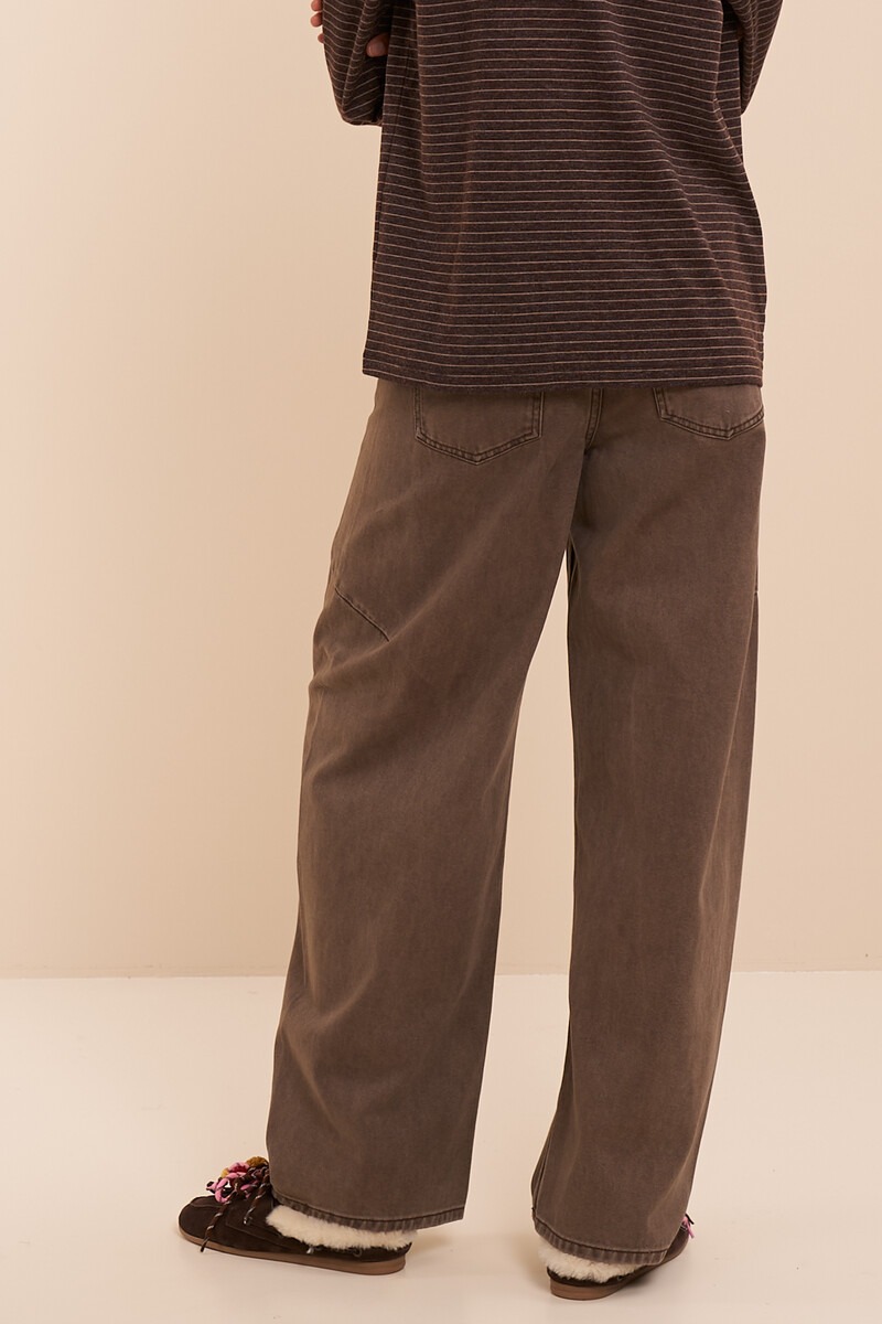 Brown barrel jeans with diagonal seam | My Jewellery