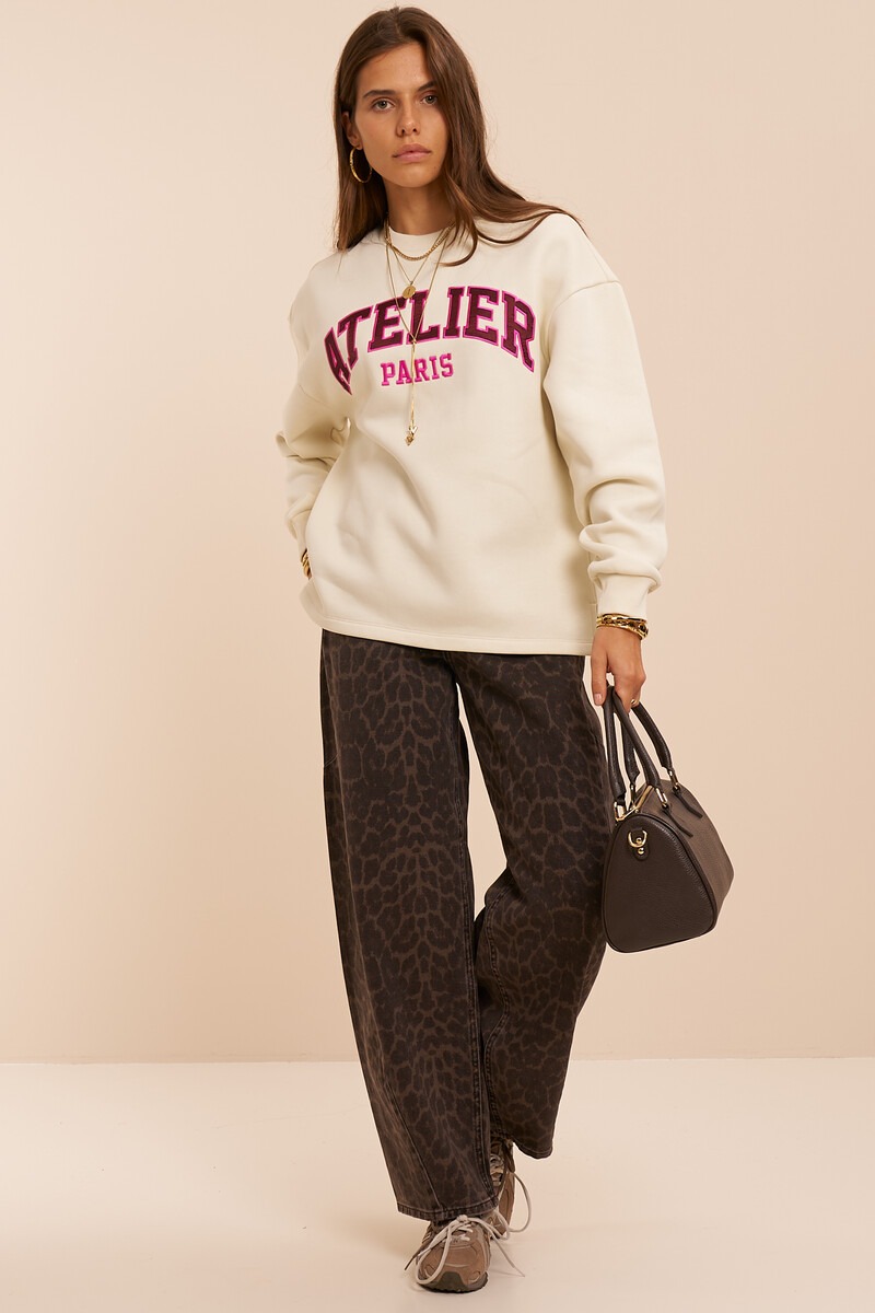 Brown barrel jeans with leopard print | My Jewellery