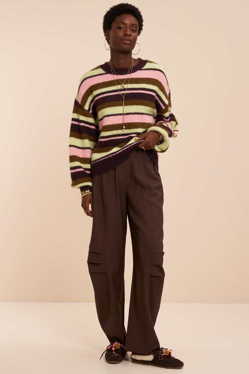 Brown barrel trousers with seams