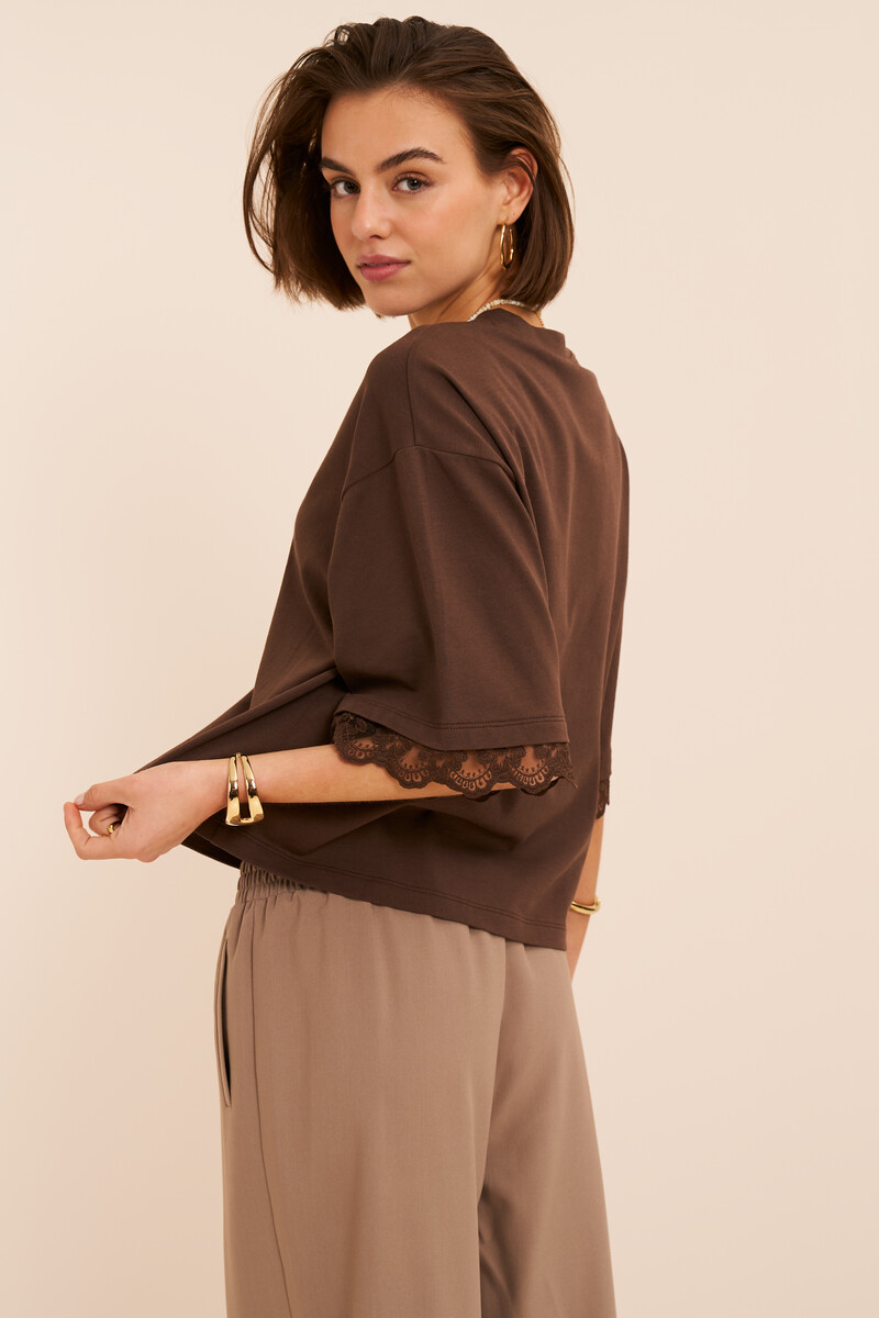Brown boxy T-shirt with lace sleeves | My Jewellery
