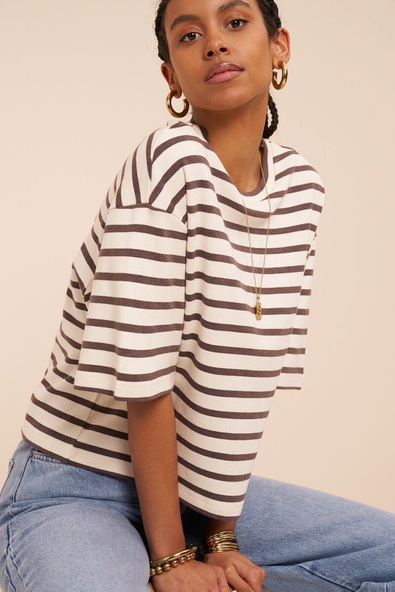 Brown boxy T-shirt with white stripes | My Jewellery