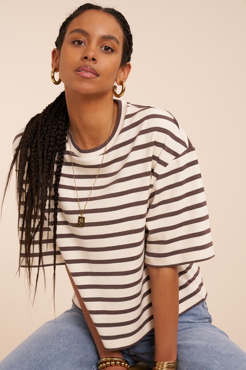 Brown boxy T-shirt with white stripes | My Jewellery