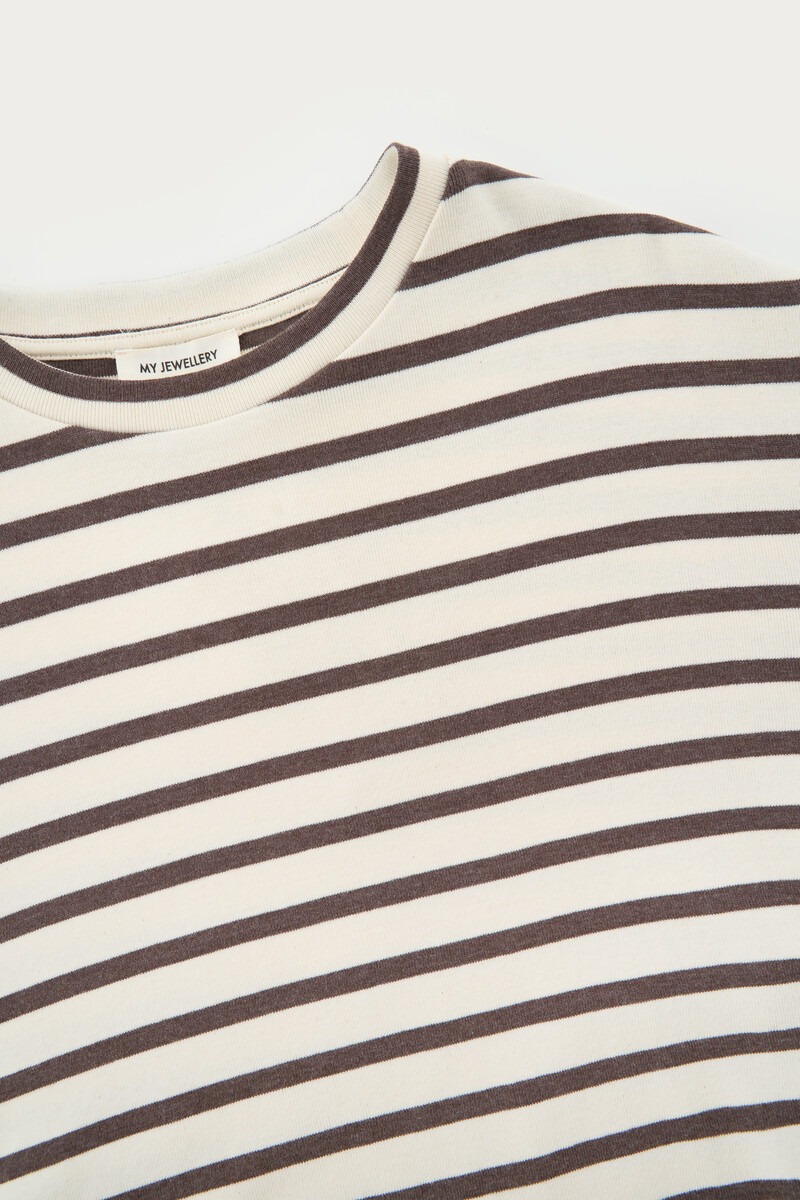 Brown boxy T-shirt with white stripes | My Jewellery