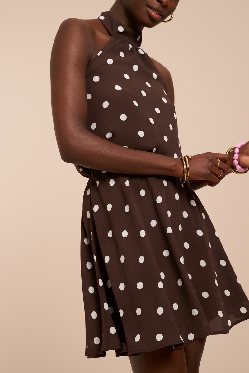 Bruine halter jurk met polkadot