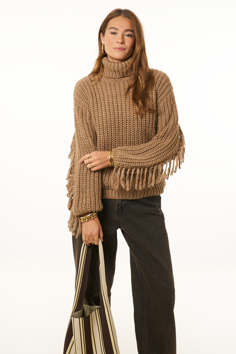 Brown knitted oversized sweater with fringes | My Jewellery