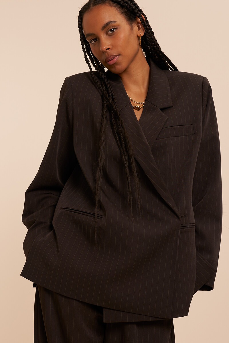 Brown oversized blazer with pinstripes | My Jewellery