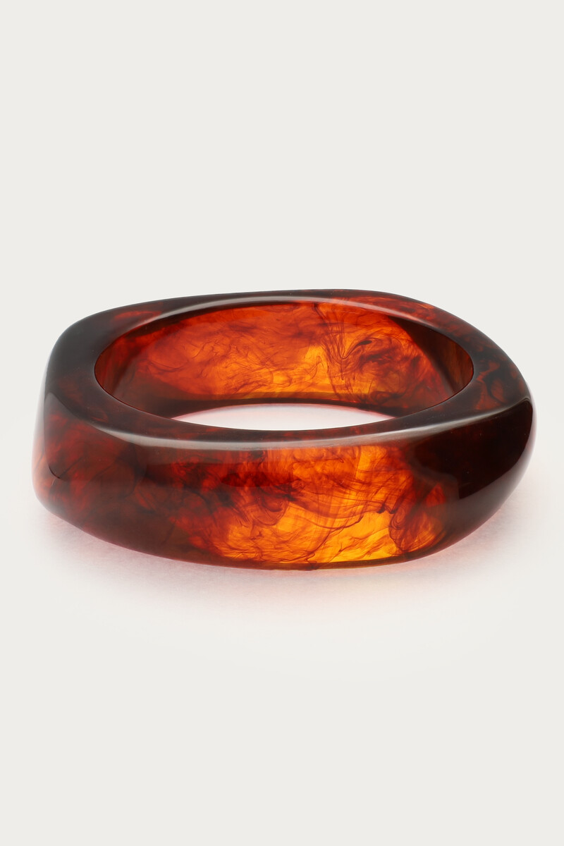 Bruine resin bangle