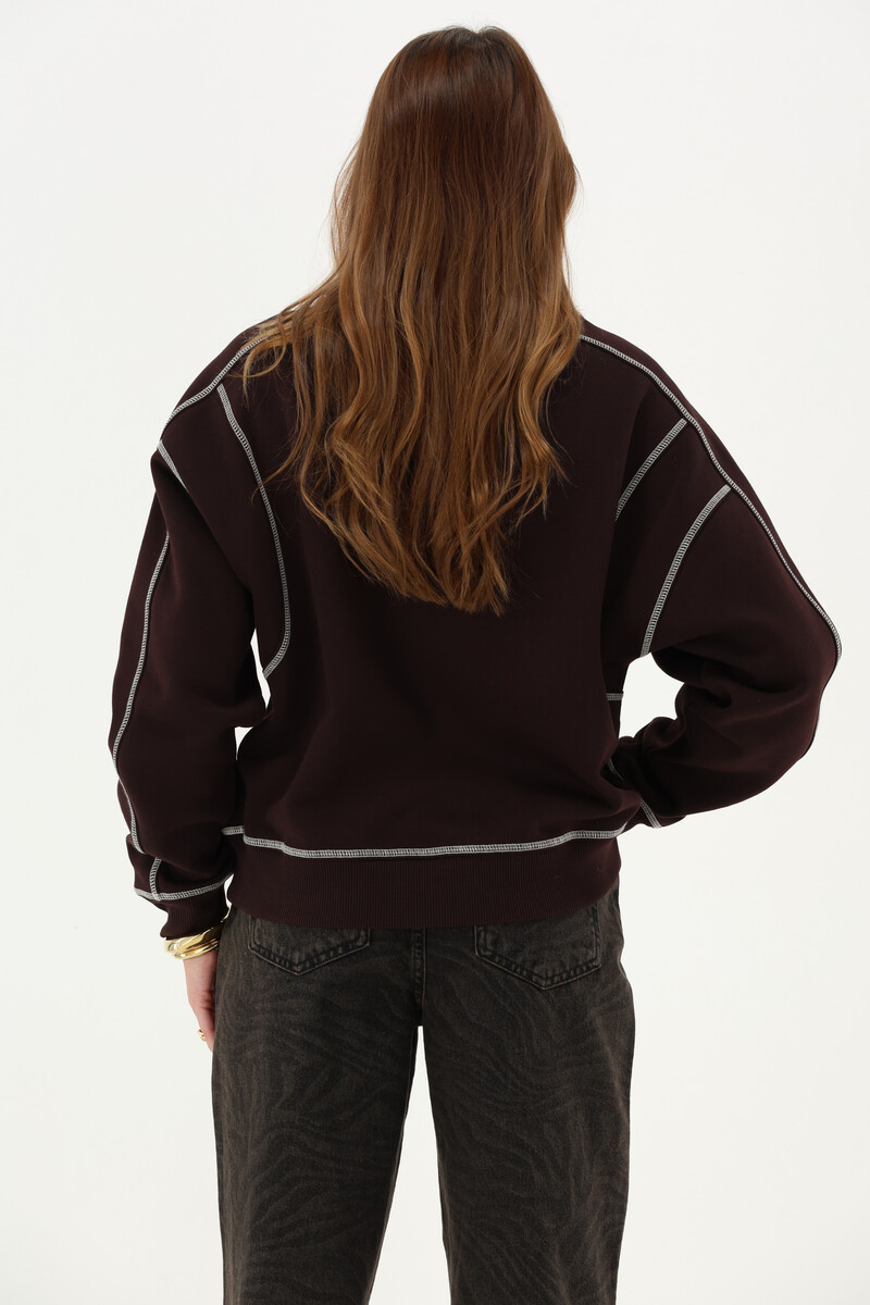 Brown sweater with contrast stitching | My Jewellery