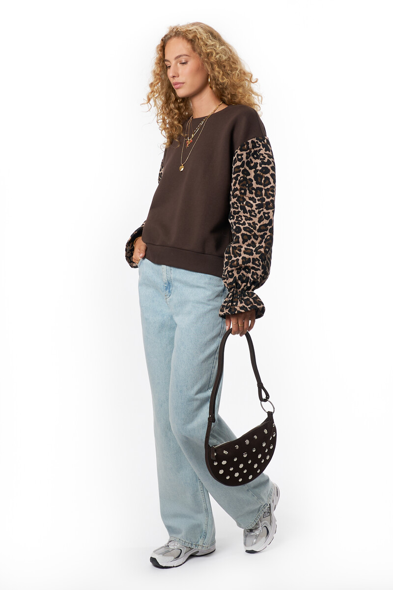 Brown sweater with leopard print sleeves | My Jewellery