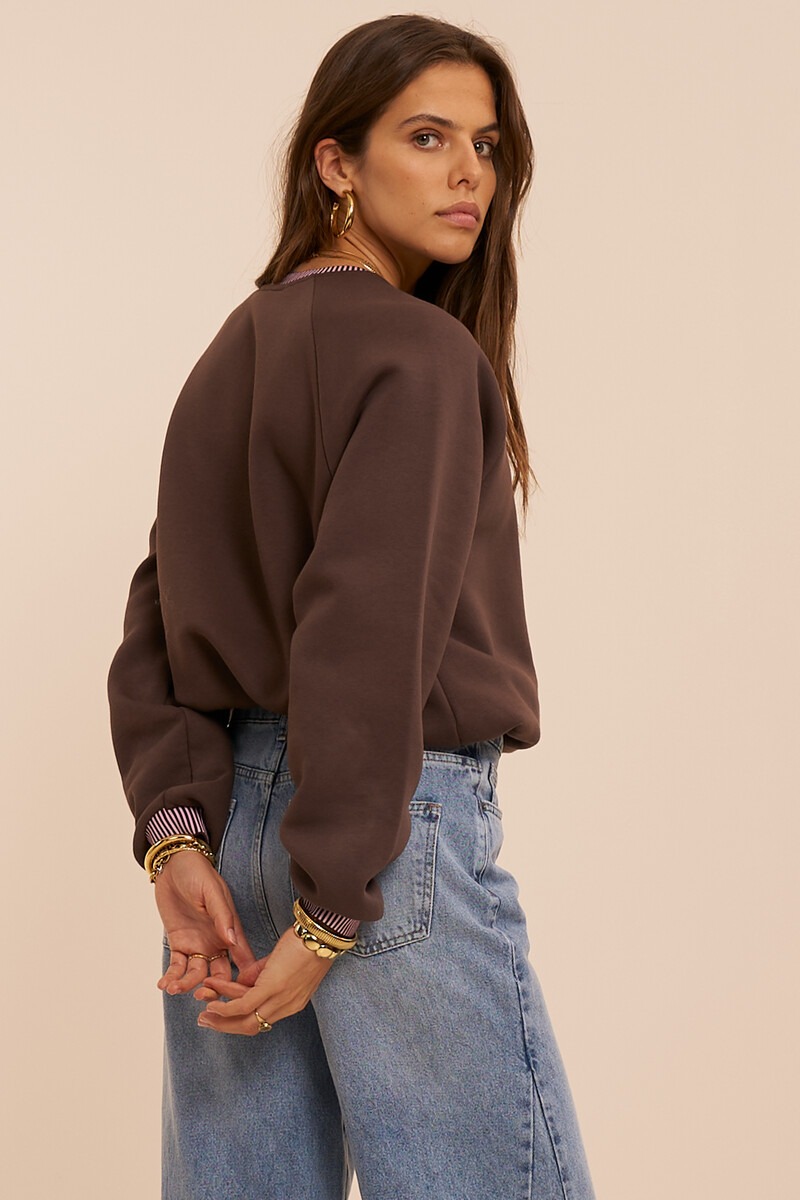Brown sweater with red contrast 'Club amour' | My Jewellery