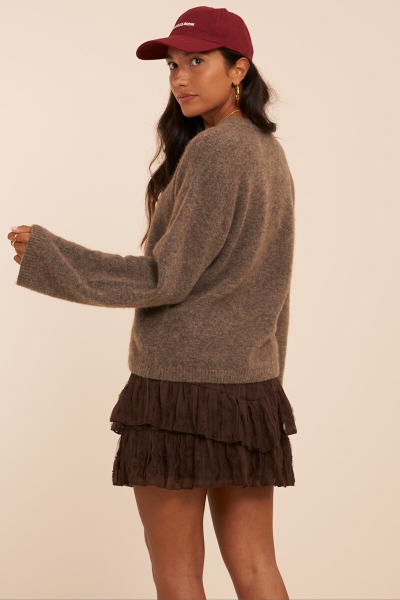 Brauner Pullover mit Rundhalsausschnitt