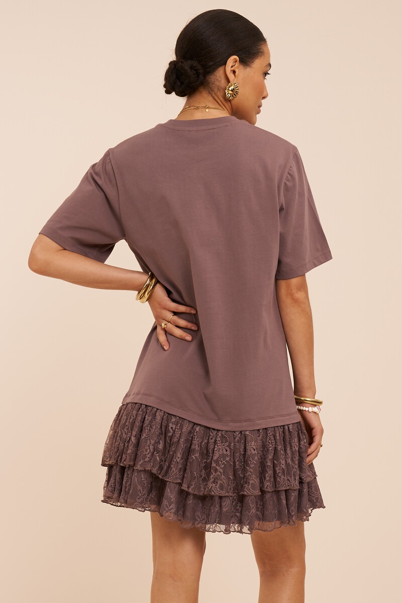 Brown T-shirt dress with lace details | My Jewellery