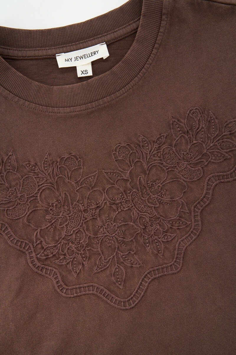 Brown T-shirt with embroidery and acid wash | My Jewellery