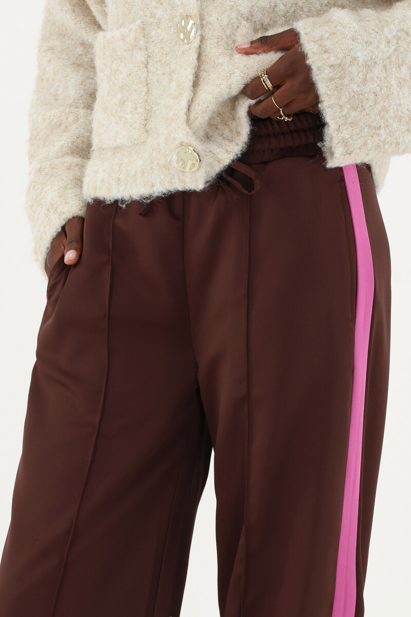 Brown trousers in satin look with pintuck | My Jewellery