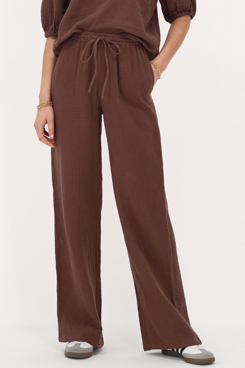 Brown trousers with elastic band & bow tie | My Jewellery