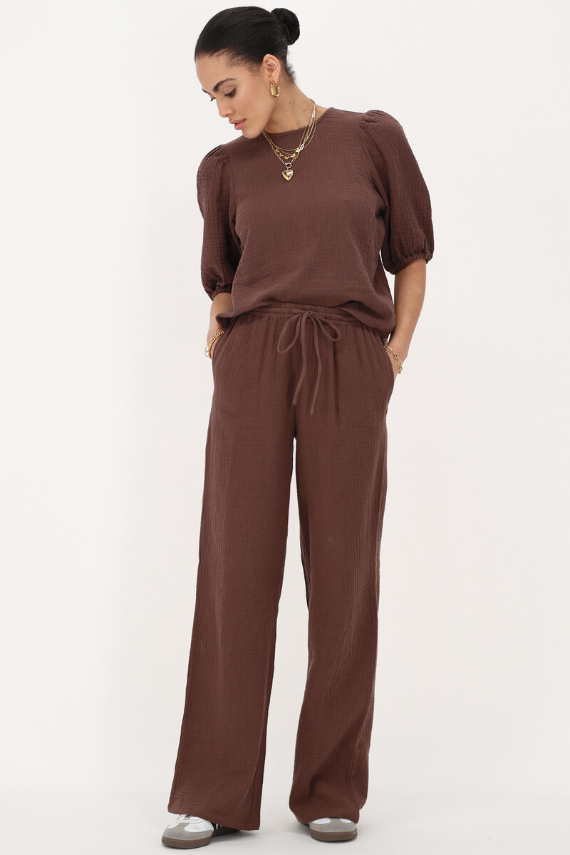 Brown trousers with elastic band & bow tie | My Jewellery