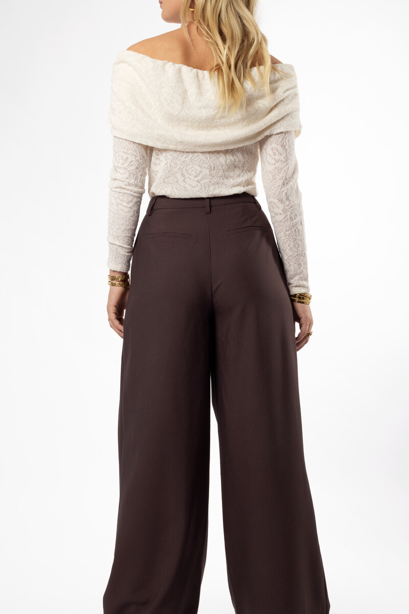 Brown trousers with pleats | My Jewellery