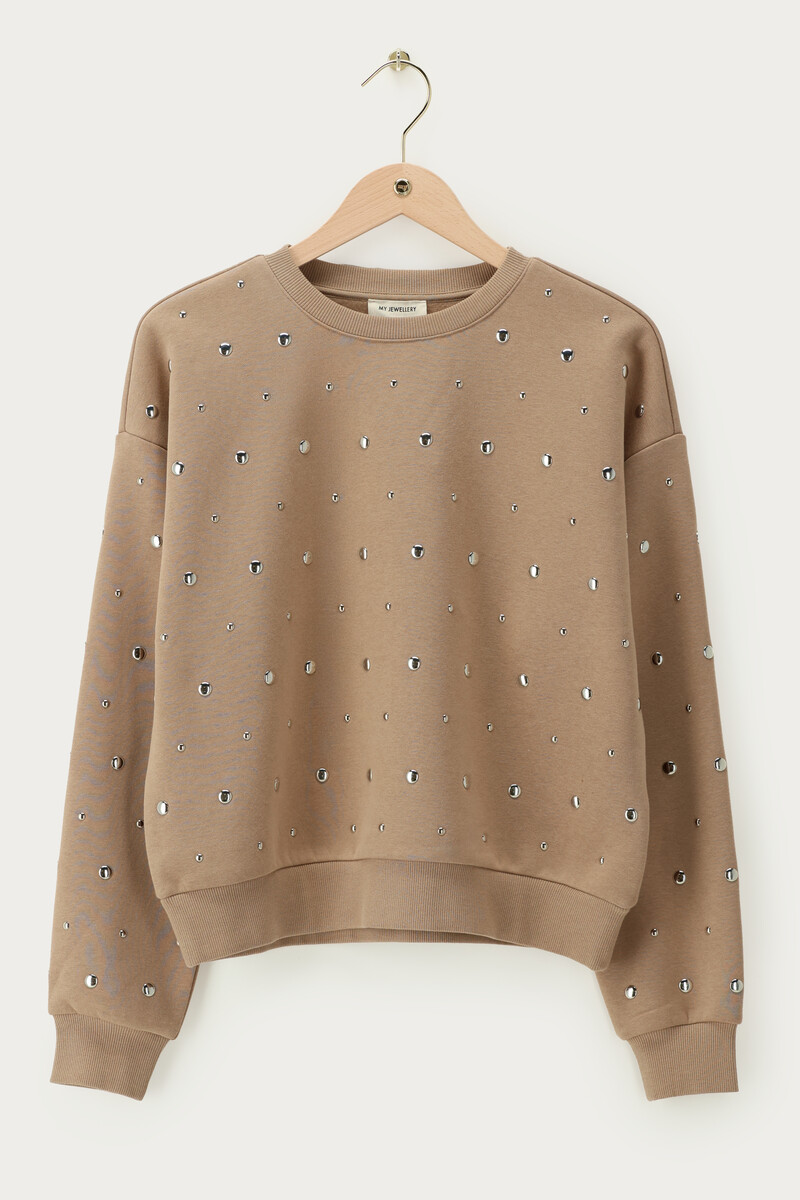 Camel sweater with silver-coloured studs | My Jewellery