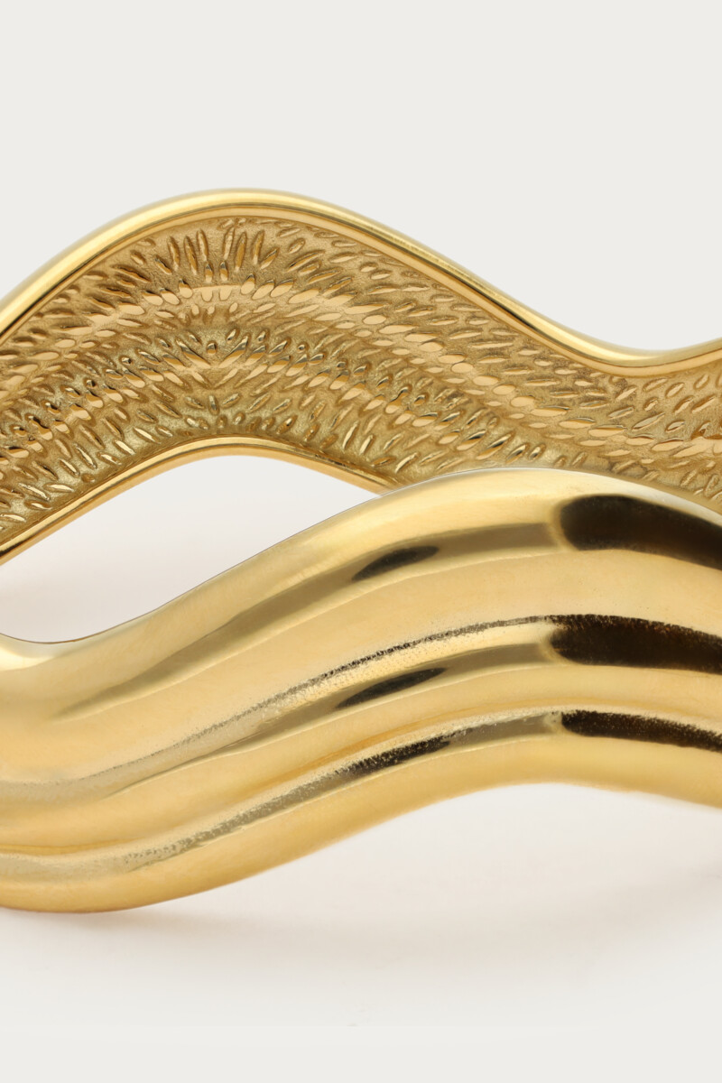 Chunky bangle with swirl | My Jewellery