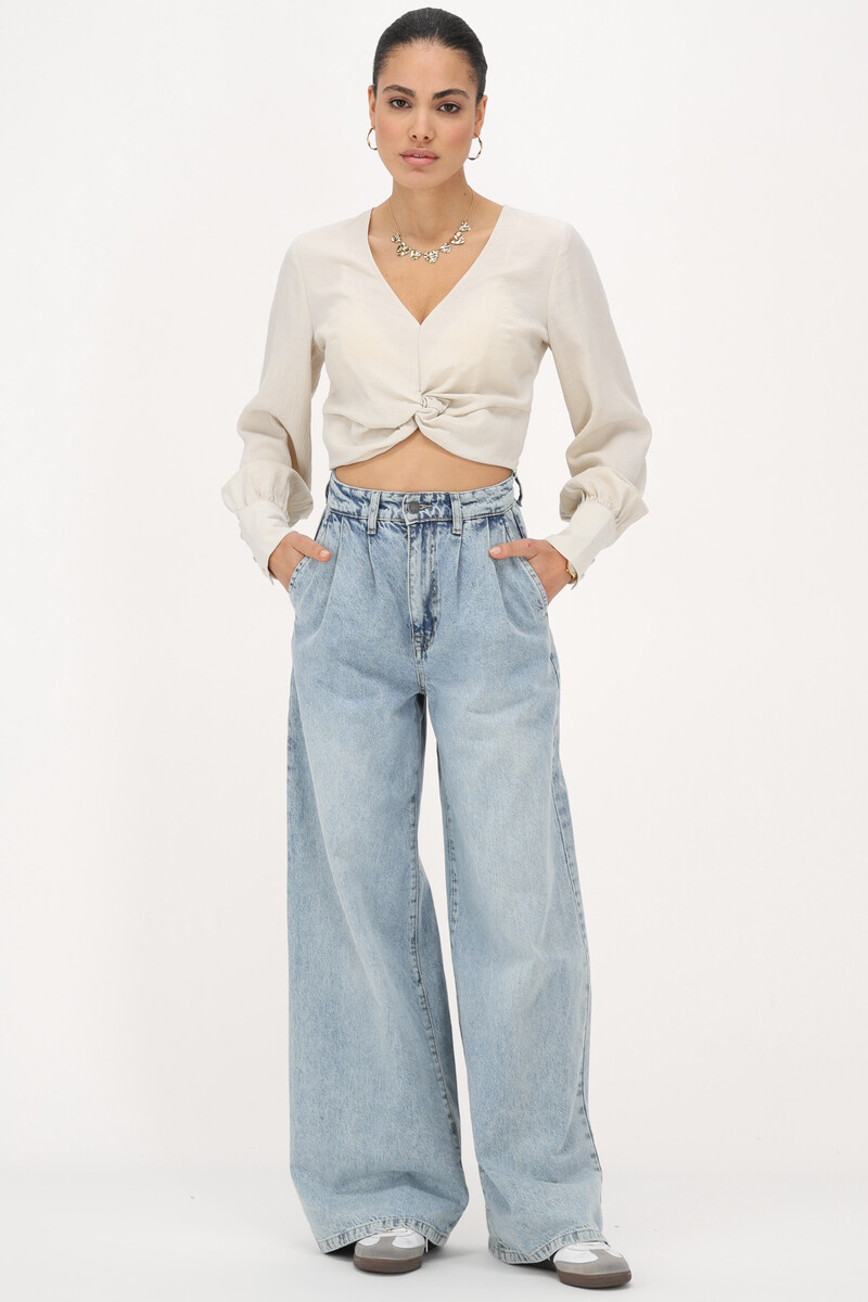 Cream top with knot & structure | My Jewellery