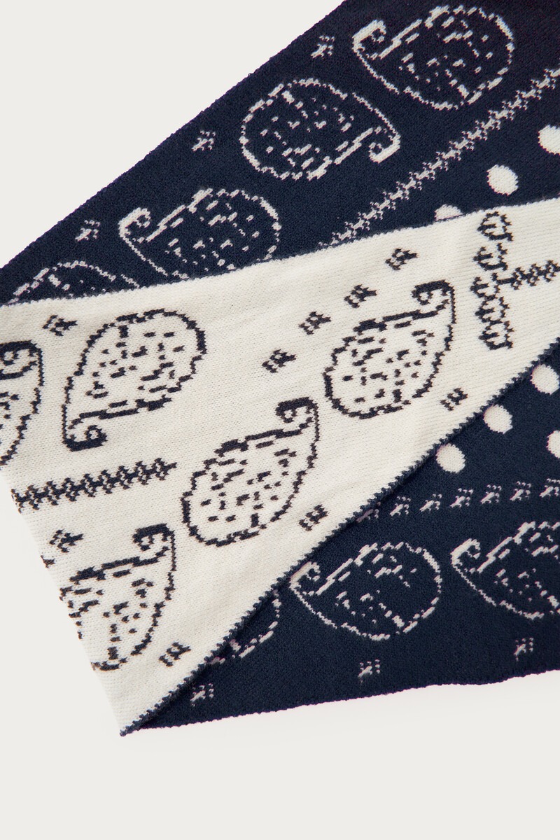Dark blue jacquard scarf with paisley print | My Jewellery