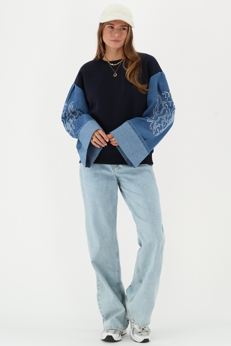 Dark blue sweater with denim sleeves | My Jewellery