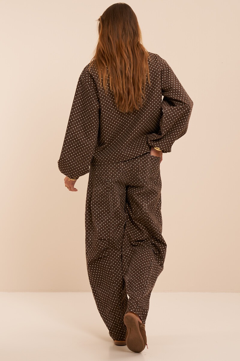 Dark brown barrel jeans with polka dots | My Jewellery