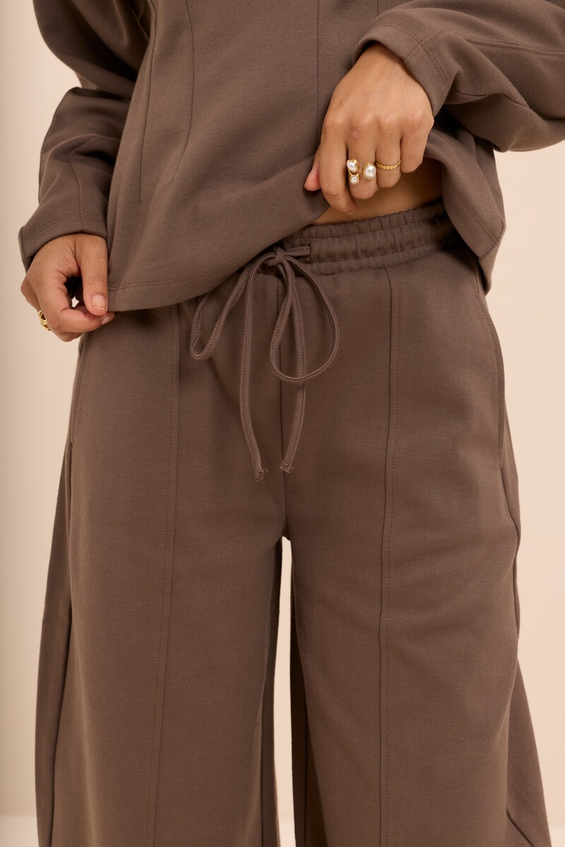Dark green jogger trousers with drawstring | My Jewellery