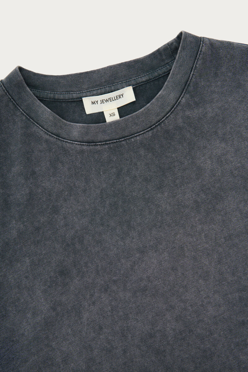 Dark grey basic T-shirt with acid wash | My Jewellery
