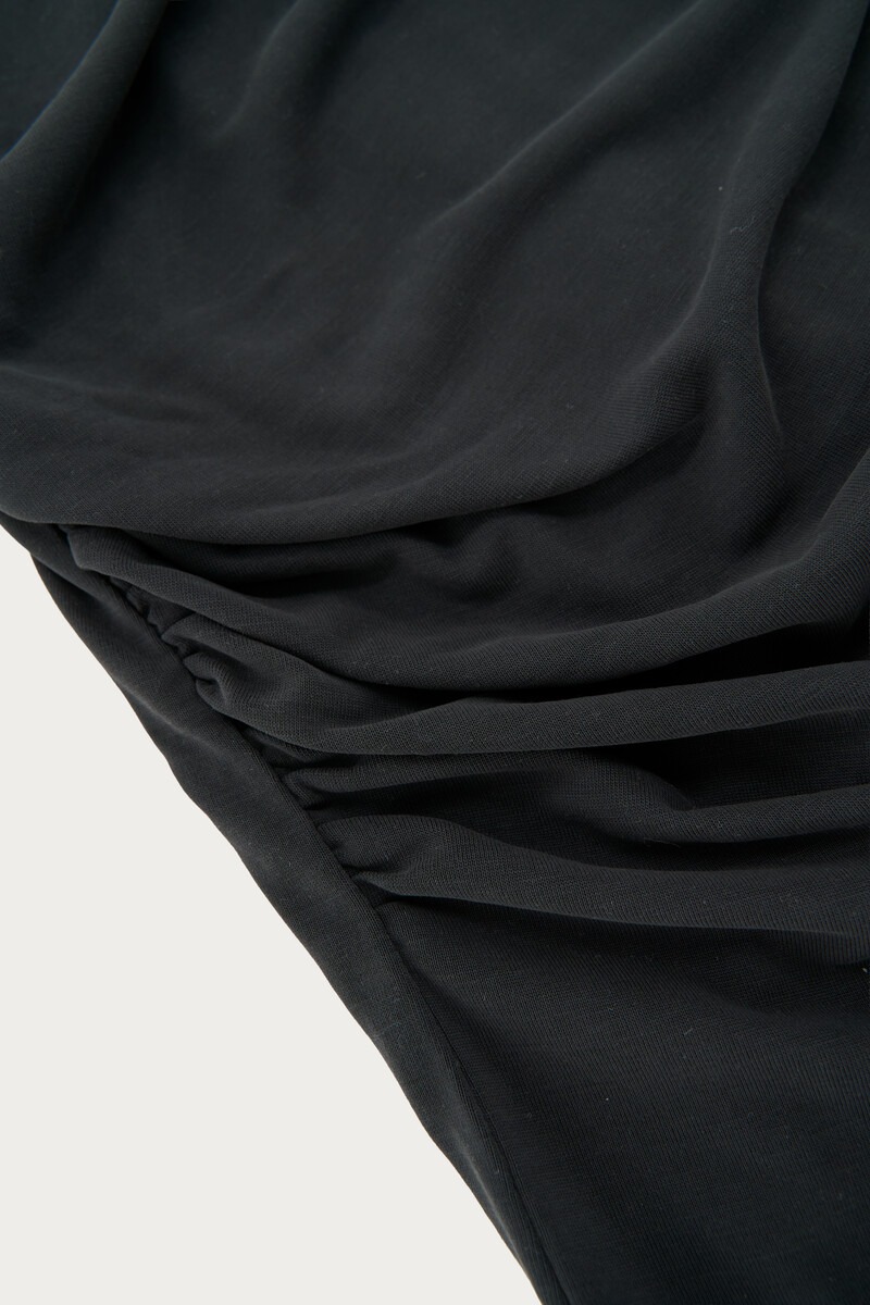 Dark grey bodycon dress with belt | My Jewellery