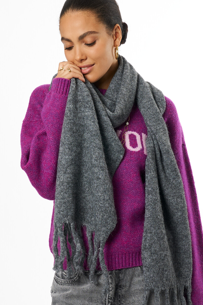 Dark grey knit scarf with fringe | My Jewellery