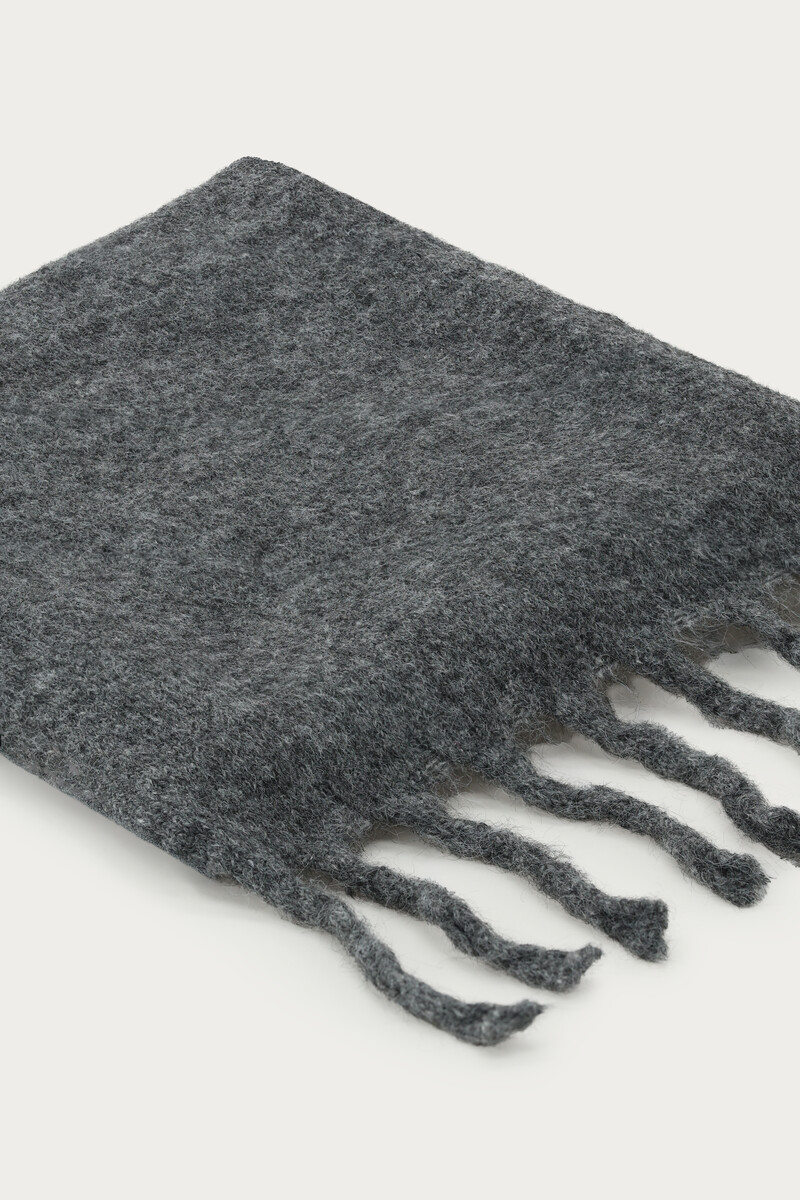 Dark grey knit scarf with fringe | My Jewellery
