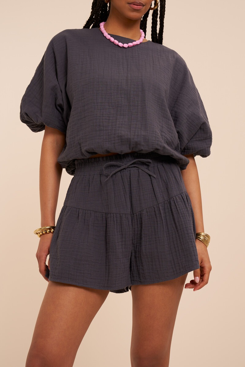Dark grey muslin shorts with ruffles | My Jewellery