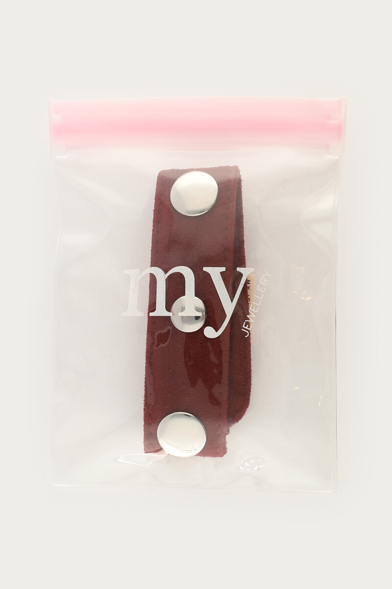 Dark red phone cord in suede look with studs | My Jewellery