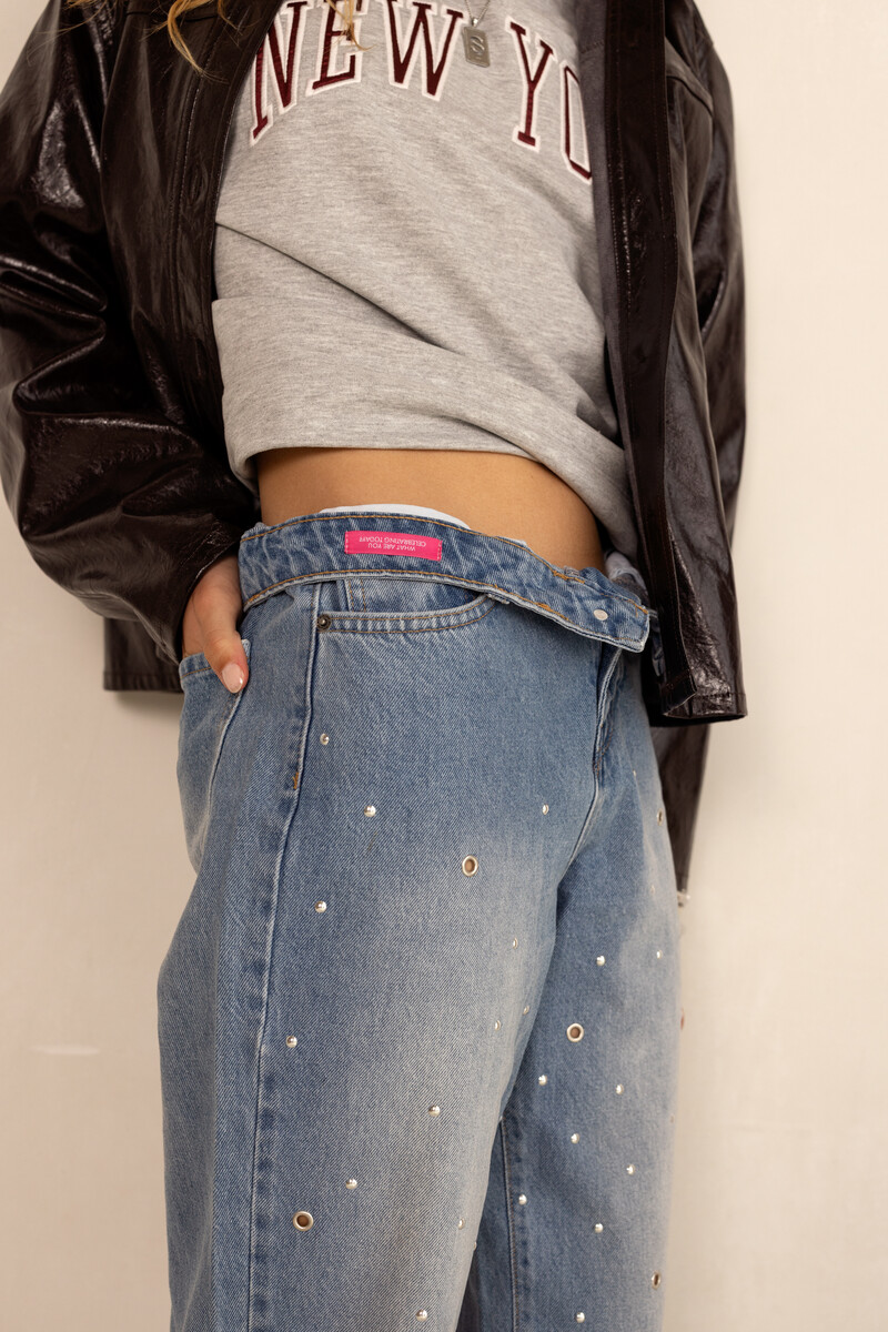 Blauwe wide leg jeans met eyelets & studs