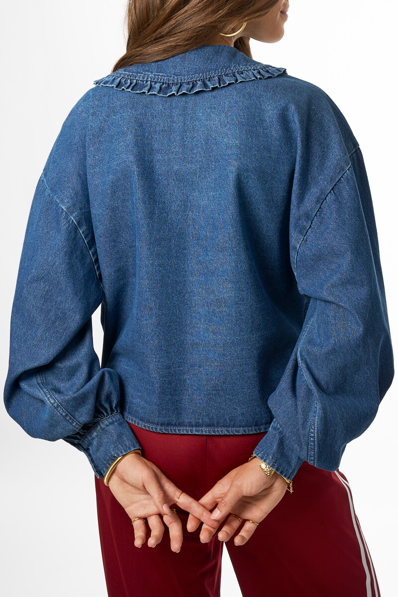 Denim blouse with ruffled collar | My Jewellery