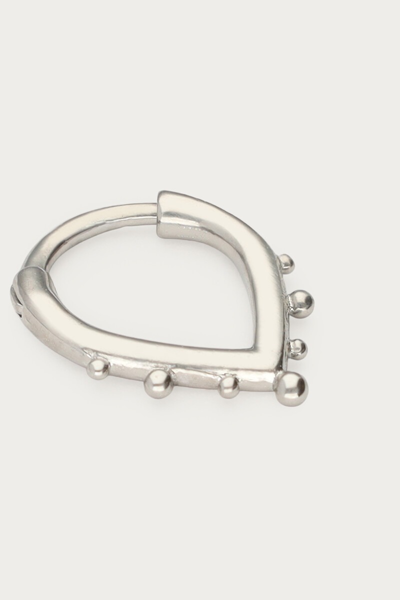 Ear game daith ear piercing with dots | My Jewellery