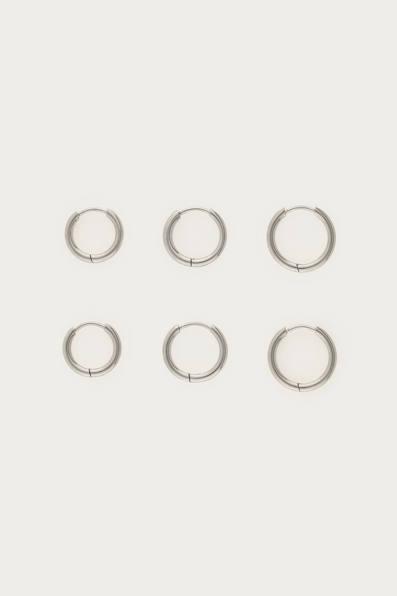 Ear game set van drie basic oorringen