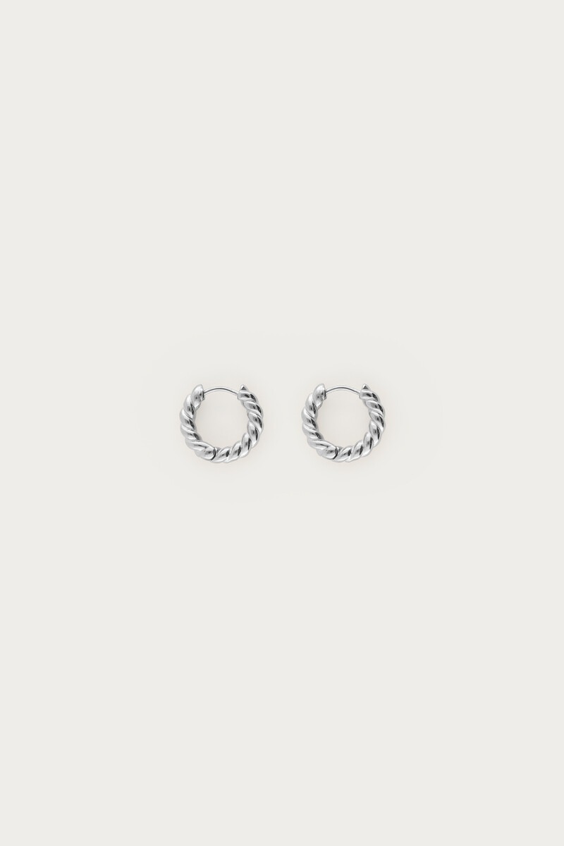 Earring with twisted detail | My Jewellery