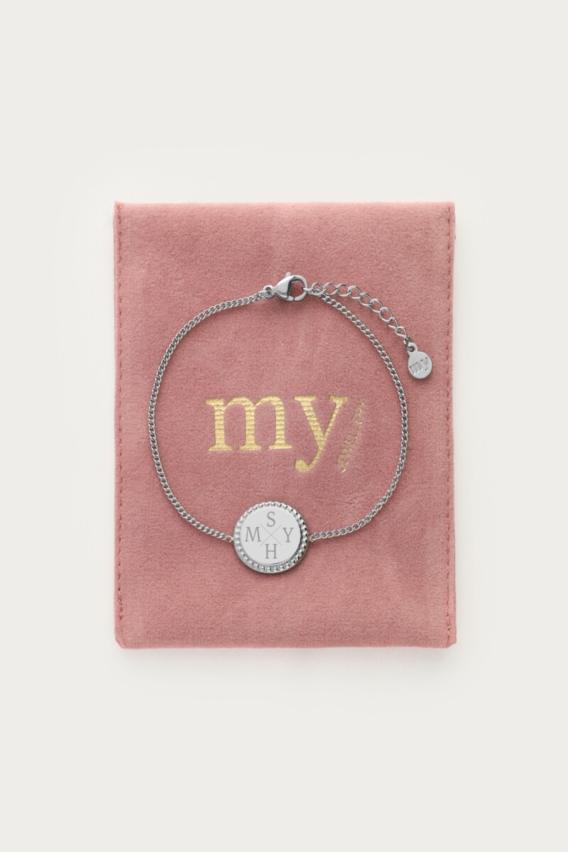 Engraved bracelet with round charm | My Jewellery