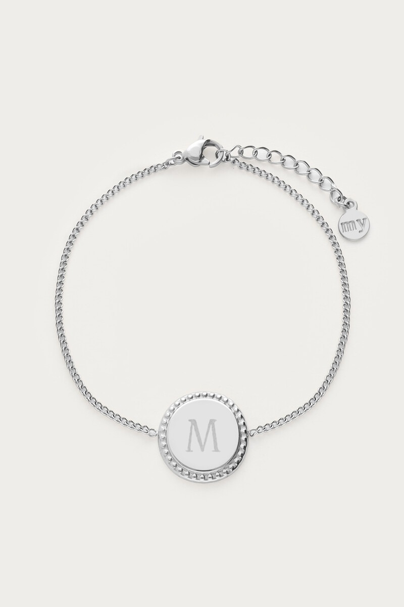 Engraved bracelet with round charm | My Jewellery