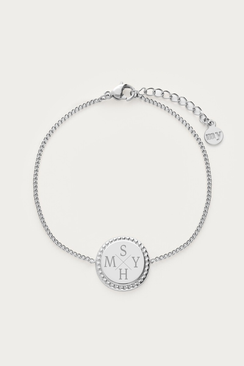 Engraved bracelet with round charm | My Jewellery