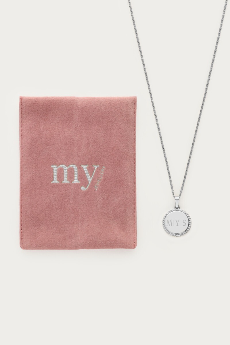 Engraved short necklace with round rhinestone charm | My Jewellery