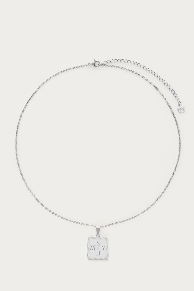 Engraved short necklace with square charm | My Jewellery