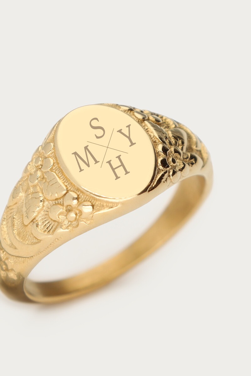Engraved vintage signet ring | My Jewellery