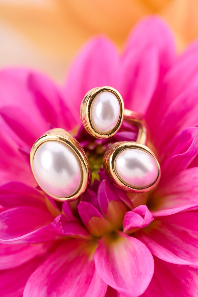 Statement ring with three faux pearl stones | My Jewellery