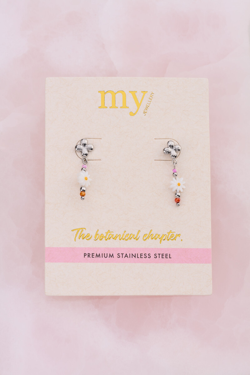 Botanical stud with white flower and beads | My Jewellery