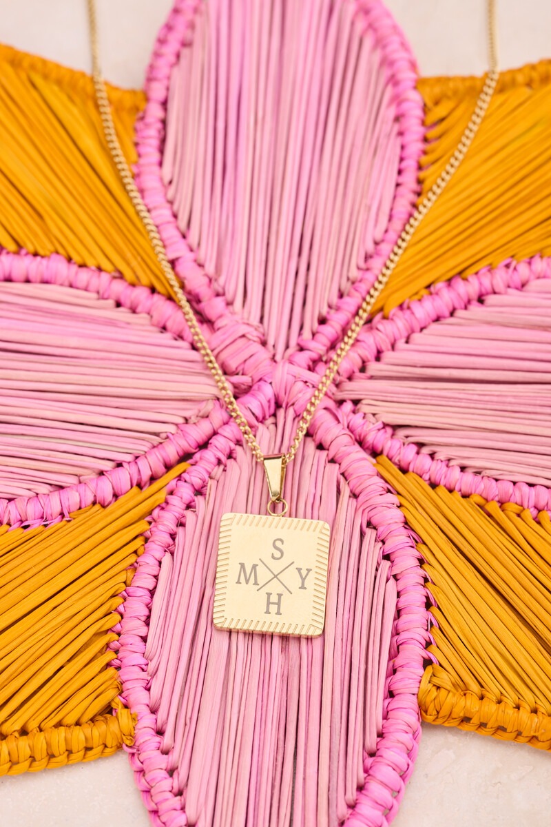 Engraved short necklace with square charm | My Jewellery